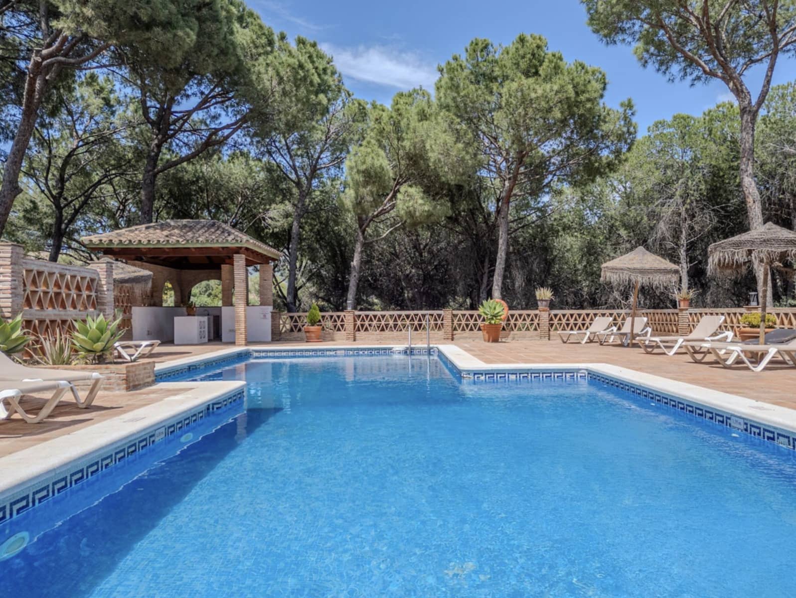 2 quarto Apartamento para venda em Nueva Andalucia com piscina garagem - 570 000 € (Ref: 9921842)