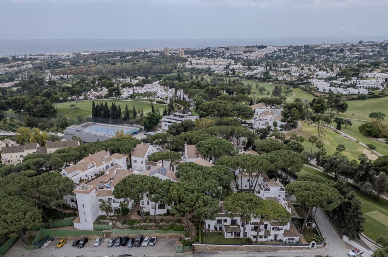 2 quarto Apartamento para venda em Nueva Andalucia com piscina garagem - 570 000 € (Ref: 9921842)