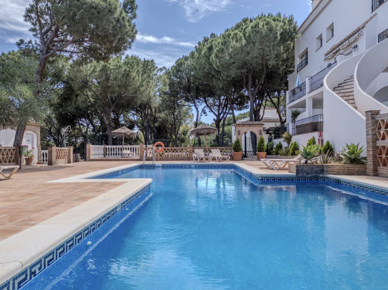 2 quarto Apartamento para venda em Nueva Andalucia com piscina garagem - 570 000 € (Ref: 9921842)