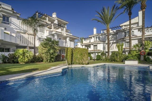 3 soverom Leilighet til salgs i La Dama de Noche - La Alzambra, Marbella med svømmebasseng garasje - € 570 000 (Ref: 9921843)