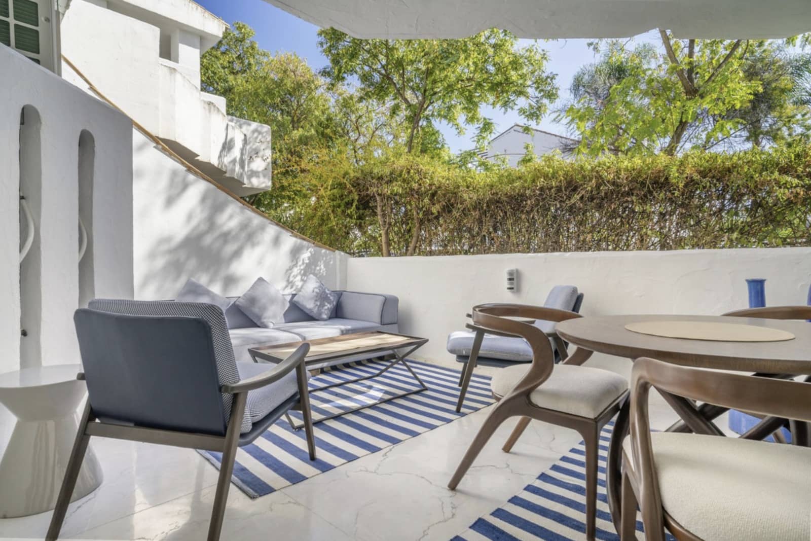 3 soverom Leilighet til salgs i Nueva Andalucia med svømmebasseng garasje - € 570 000 (Ref: 9921843)