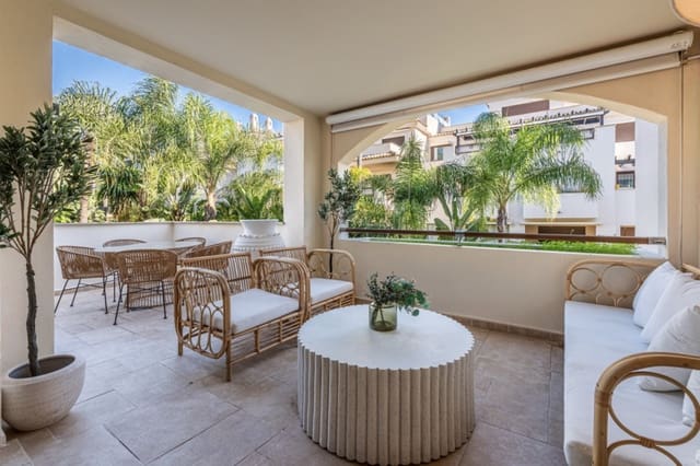 2 Zimmer Apartment zu verkaufen in Nueva Andalucía Centro, Marbella mit Pool Garage - 569.000 € (Ref: 9921844)