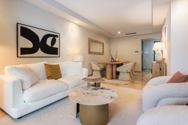 2 Zimmer Apartment zu verkaufen in Nueva Andalucía Centro, Marbella mit Pool Garage - 569.000 € (Ref: 9921844)