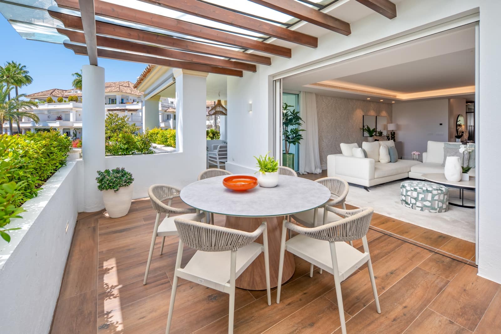 3 sovrum Villa till salu i Nueva Andalucia med pool garage - 2 495 000 € (Ref: 9990298)