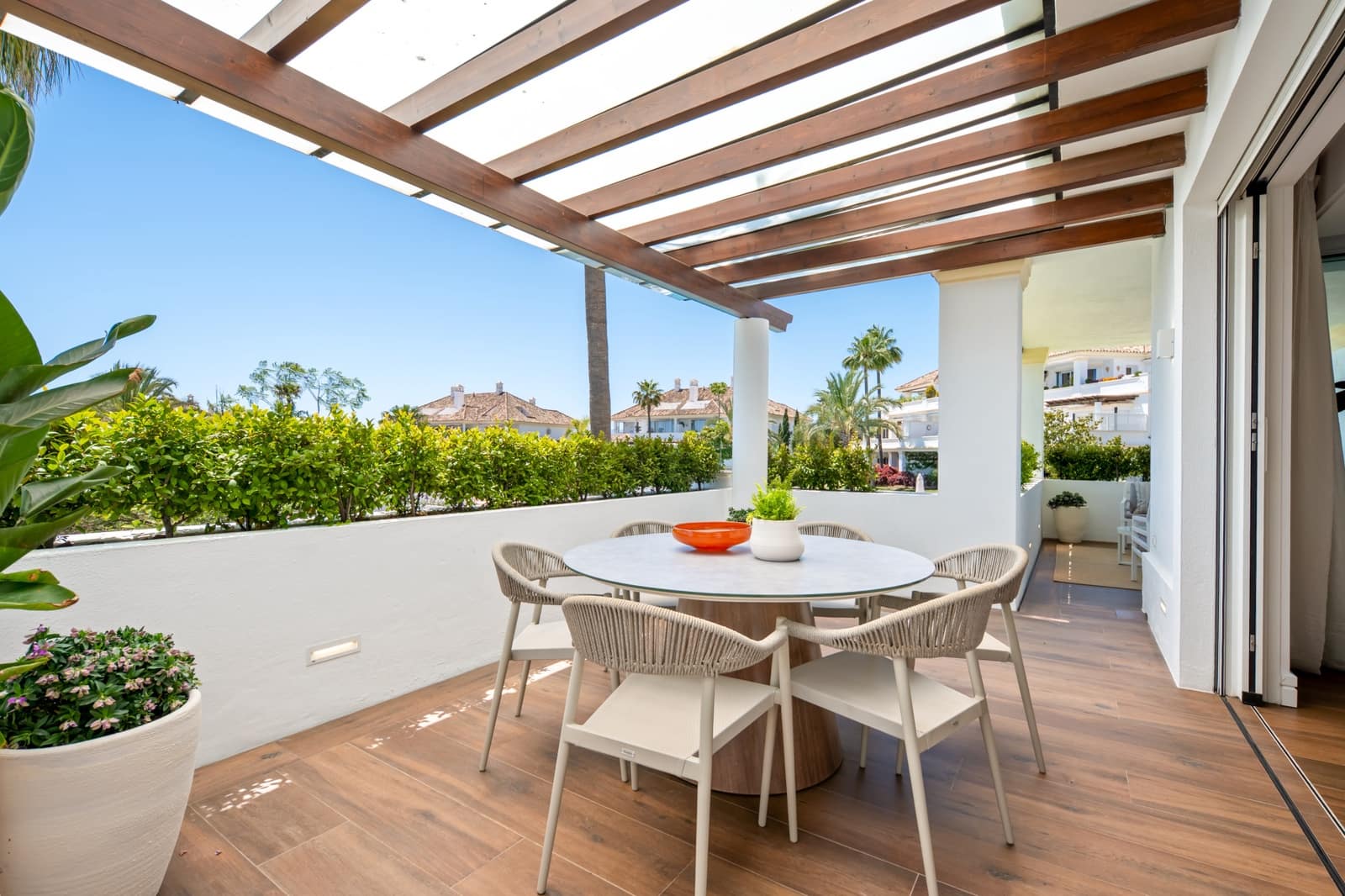 3 sovrum Villa till salu i Nueva Andalucia med pool garage - 2 495 000 € (Ref: 9990298)