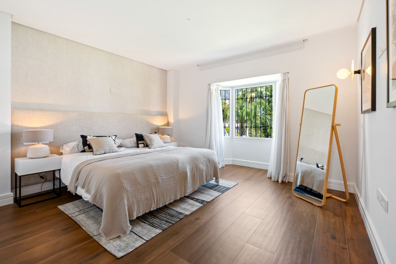 3 sovrum Villa till salu i Nueva Andalucia med pool garage - 2 495 000 € (Ref: 9990298)