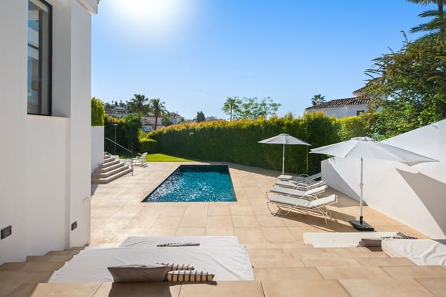5 Zimmer Villa zu verkaufen in Los Naranjos, Marbella mit Garage - 3.800.000 € (Ref: 9990299)