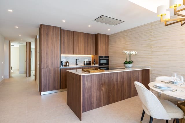 2 soverom Leilighet til salgs i Puerto Banus, Marbella med garasje - € 1 245 000 (Ref: 9990301)