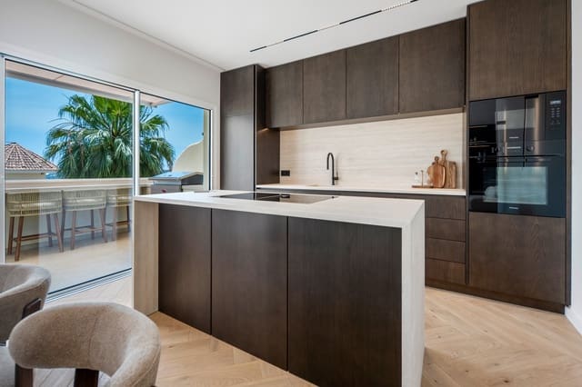 3 soveværelse Penthouse til salg i Los Naranjos, Marbella med swimmingpool garage - € 1.695.000 (Ref: 9990302)