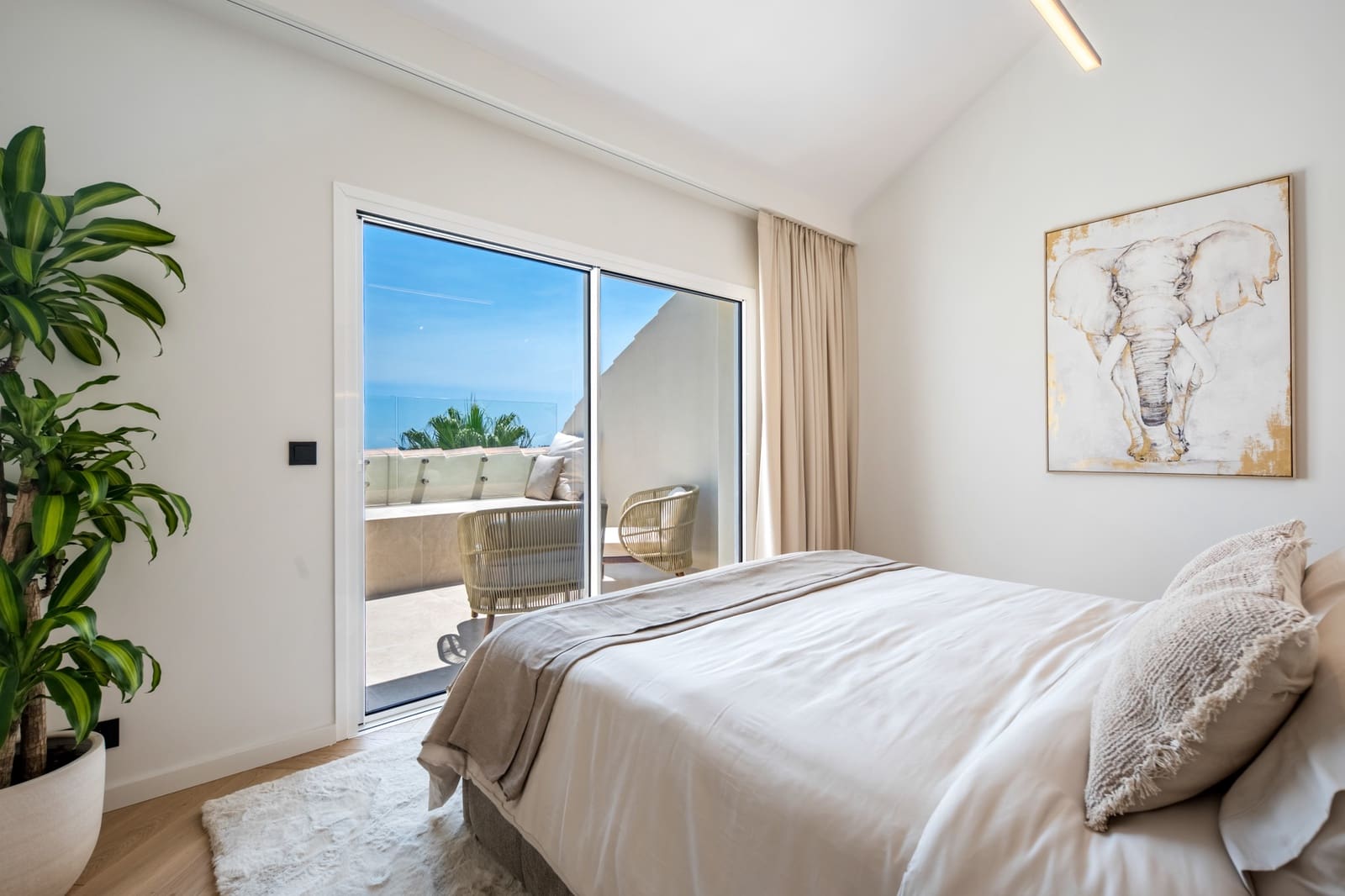 3 soveværelse Penthouse til salg i Nueva Andalucia med swimmingpool garage - € 1.695.000 (Ref: 9990302)
