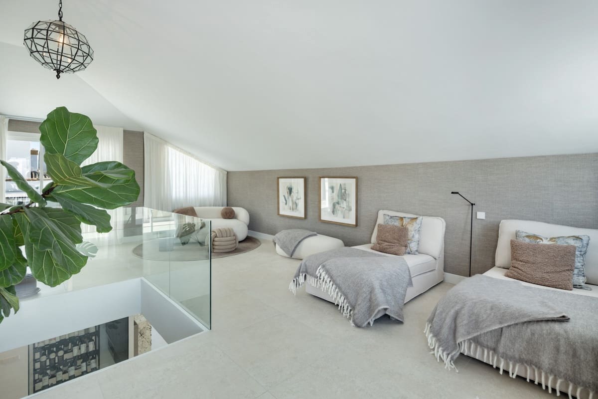 5 soveværelse Penthouse til salg i Golden Mile med swimmingpool garage - € 2.695.000 (Ref: 9990303)