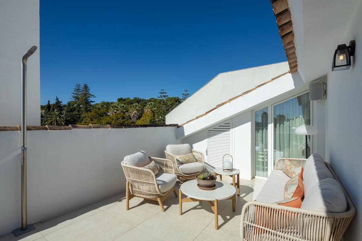 5 soveværelse Penthouse til salg i Golden Mile med swimmingpool garage - € 2.695.000 (Ref: 9990303)