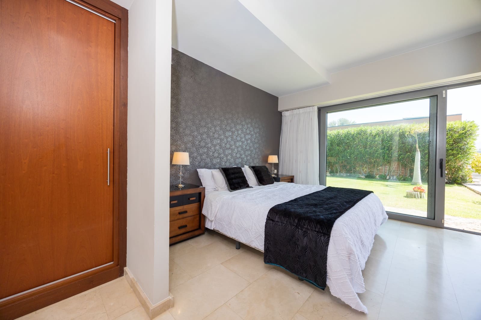 3 slaapkamer Villa te koop in San Bartolome de Tirajana met zwembad garage - € 1.395.000 (Ref: 9946563)