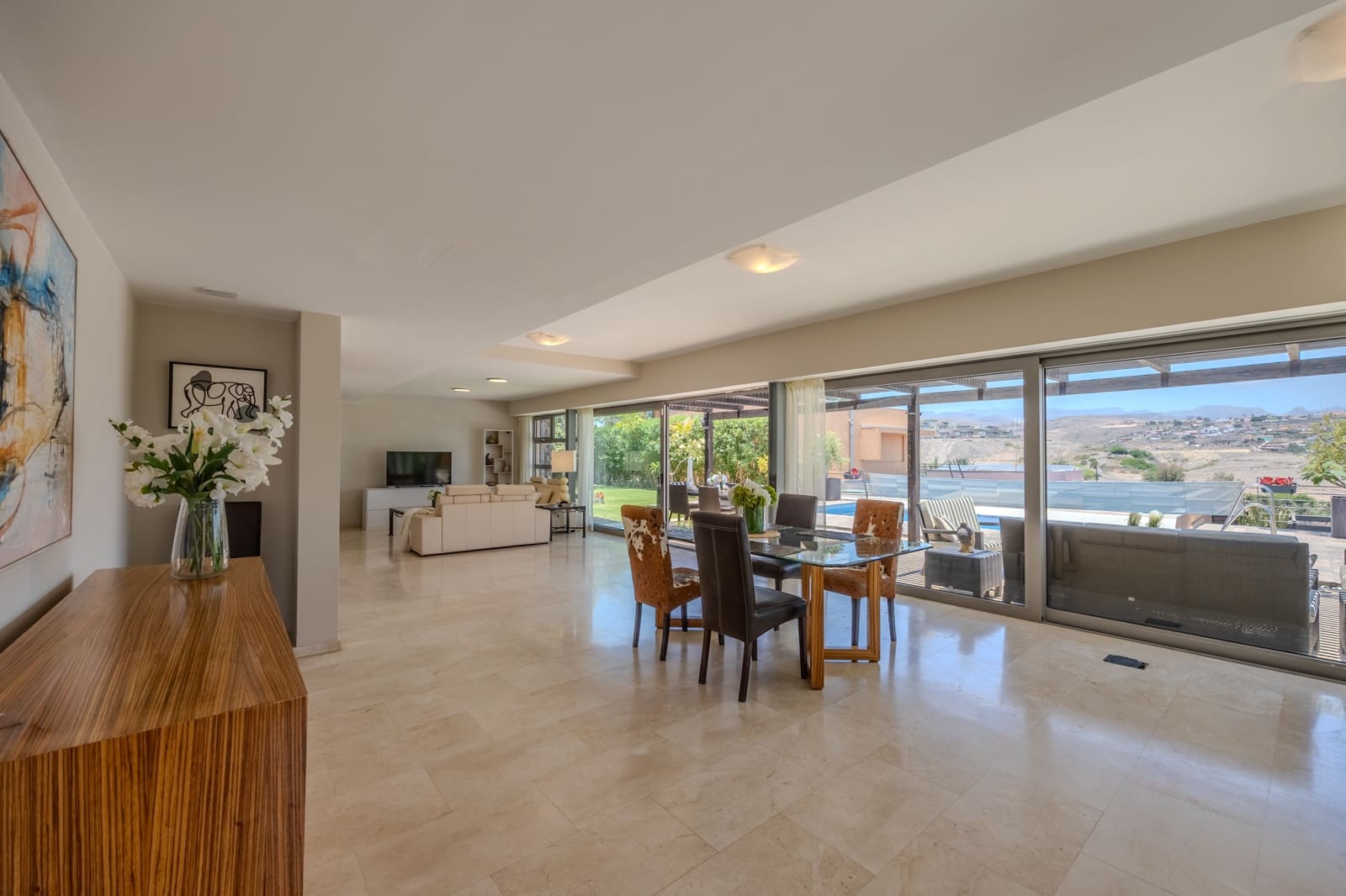 3 slaapkamer Villa te koop in San Bartolome de Tirajana met zwembad garage - € 1.395.000 (Ref: 9946563)