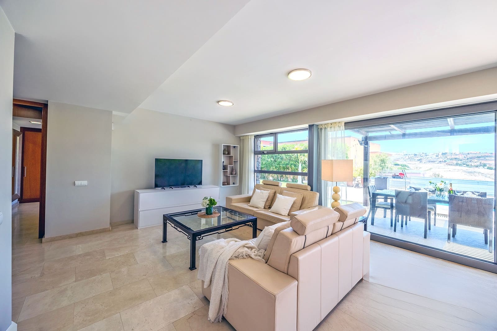 3 slaapkamer Villa te koop in San Bartolome de Tirajana met zwembad garage - € 1.395.000 (Ref: 9946563)