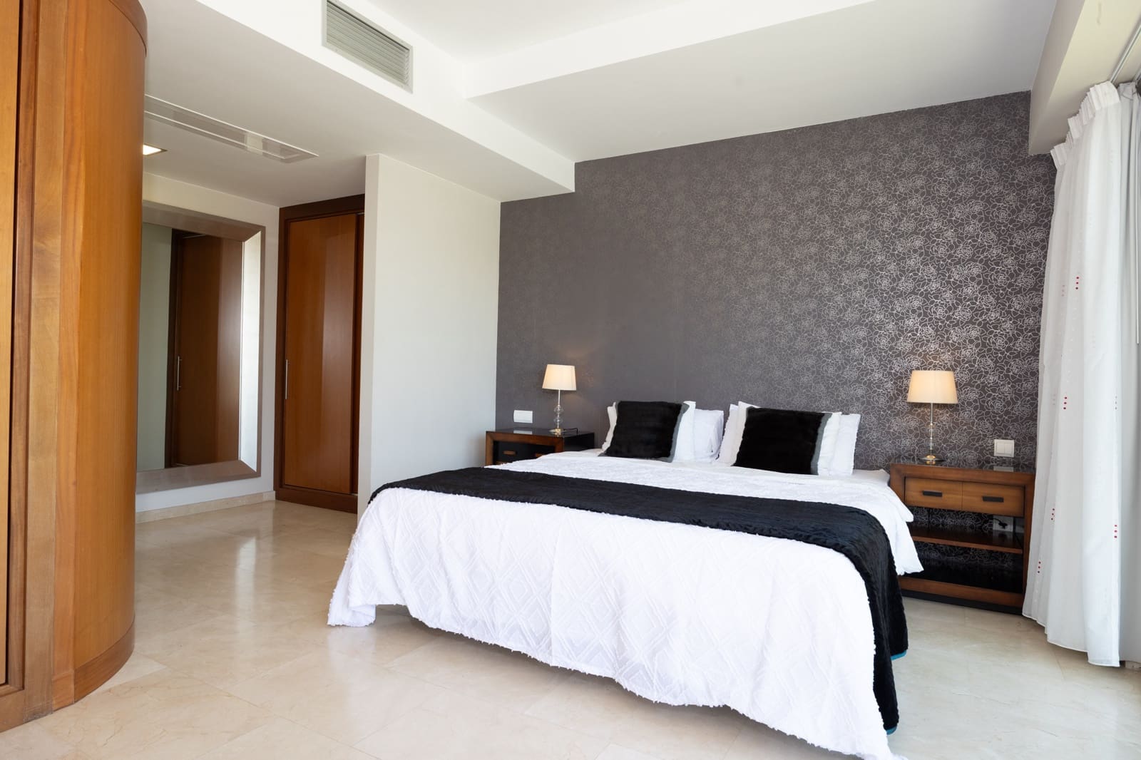 3 slaapkamer Villa te koop in San Bartolome de Tirajana met zwembad garage - € 1.395.000 (Ref: 9946563)