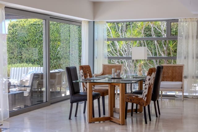 3 slaapkamer Villa te koop in San Bartolomé de Tirajana met zwembad garage - € 1.395.000 (Ref: 9946563)