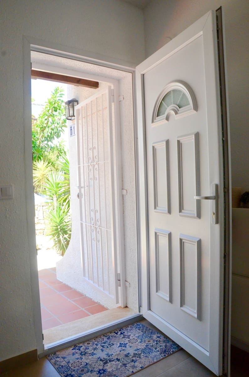 3 sypialnia Dom blizniak na sprzedaż w Benissa z basenem garażem - 365 000 € (Ref: 9307091)