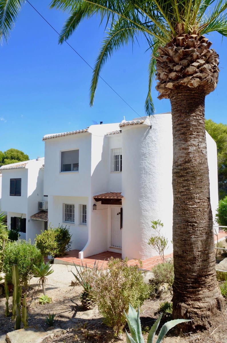 3 slaapkamer Halfvrijstaande villa te koop in Benissa met zwembad garage - € 365.000 (Ref: 9307223)