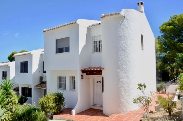 3 makuuhuone Huvila myytävänä paikassa Benissa mukana uima-altaan 
autotalli - 365 000 € (Ref: 9360342)