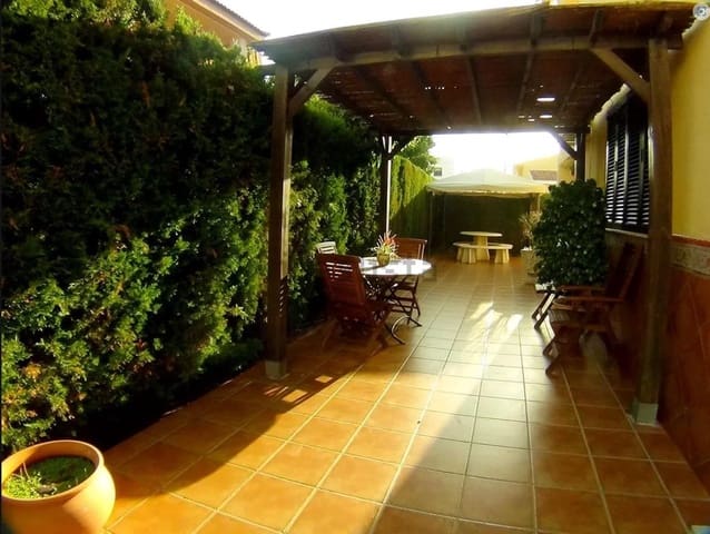 7 bedroom Villa for sale in Calabardina, Aguilas with pool garage - € 440,000 (Ref: 9713296)