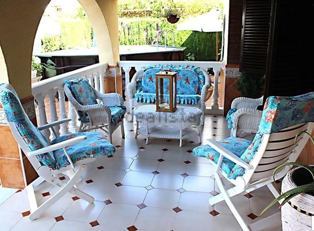 7 bedroom Villa for sale in Calabardina, Aguilas with pool garage - € 440,000 (Ref: 9713296)