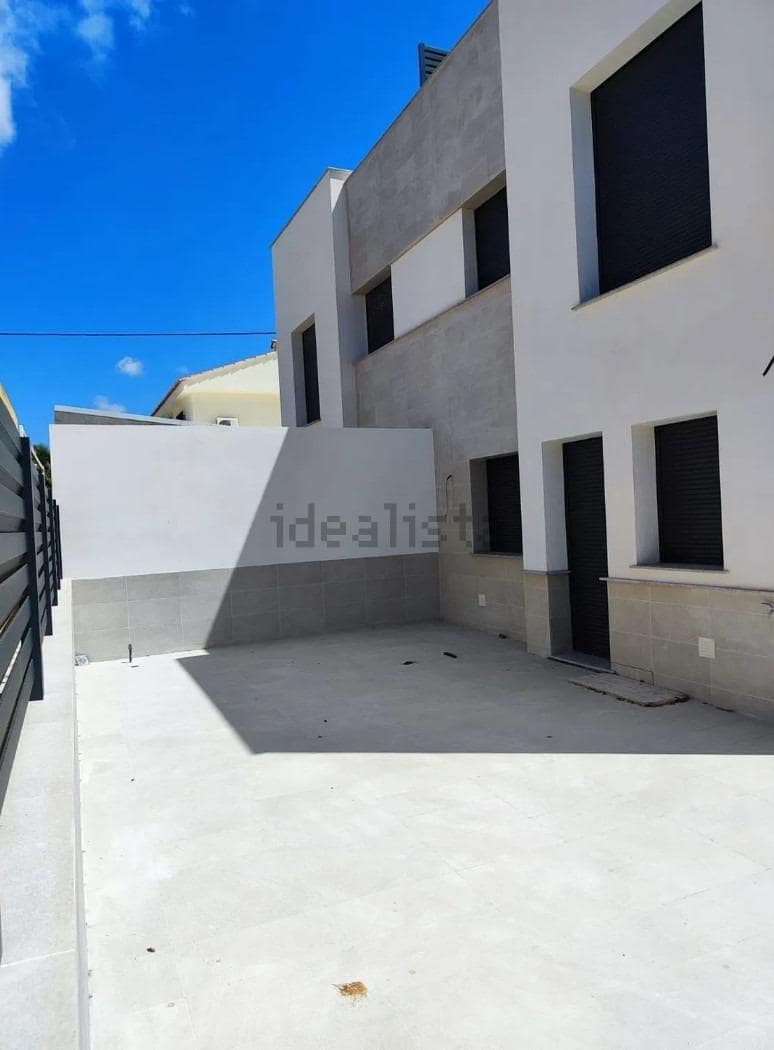 4 bedroom Villa for sale in Calabardina with garage - € 295,000 (Ref: 9713309)