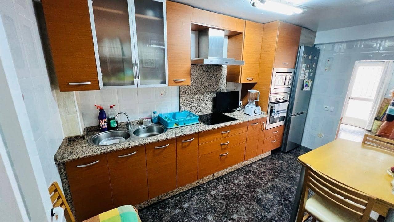 Casa de 4 habitaciones en Aguilas en venta - 125.000 € (Ref: 9713319)