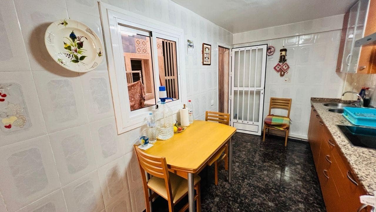 Casa de 4 habitaciones en Aguilas en venta - 125.000 € (Ref: 9713319)