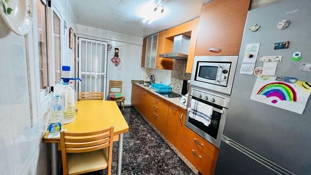 Casa de 4 habitaciones en Aguilas en venta - 125.000 € (Ref: 9713319)