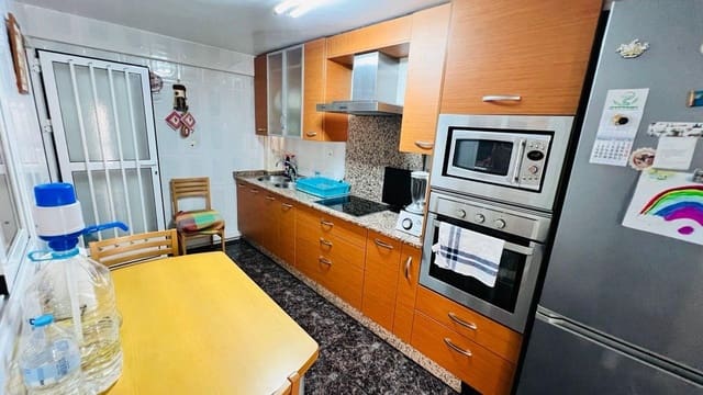 Casa de 4 habitaciones en Aguilas en venta - 125.000 € (Ref: 9713319)