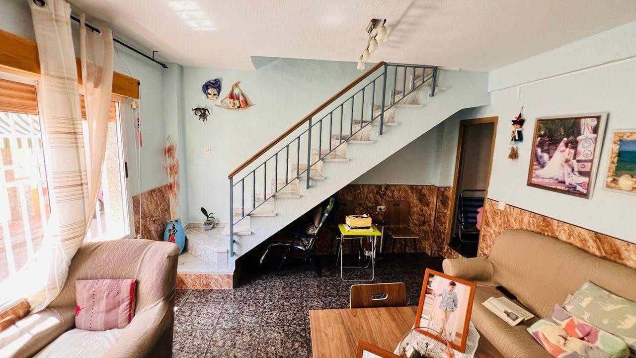 Casa de 4 habitaciones en Aguilas en venta - 125.000 € (Ref: 9713319)