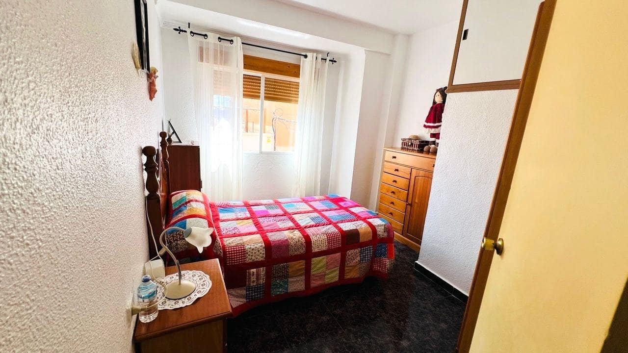 Casa de 4 habitaciones en Aguilas en venta - 125.000 € (Ref: 9713319)