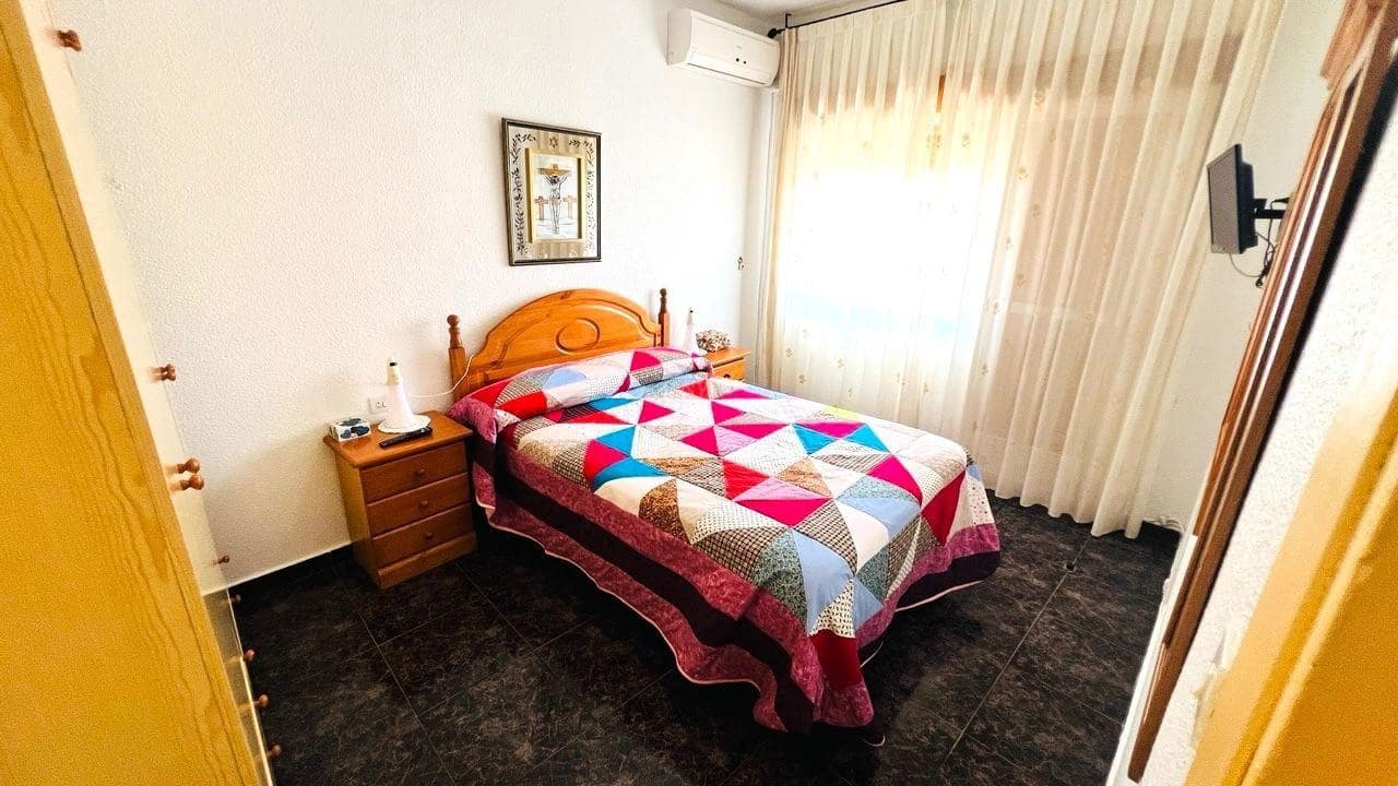 Casa de 4 habitaciones en Aguilas en venta - 125.000 € (Ref: 9713319)