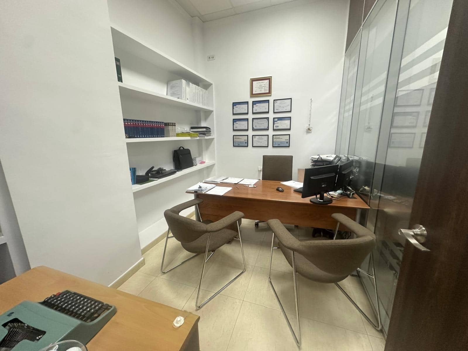 Commercial for sale in Aguilas - € 260,000 (Ref: 9713340)