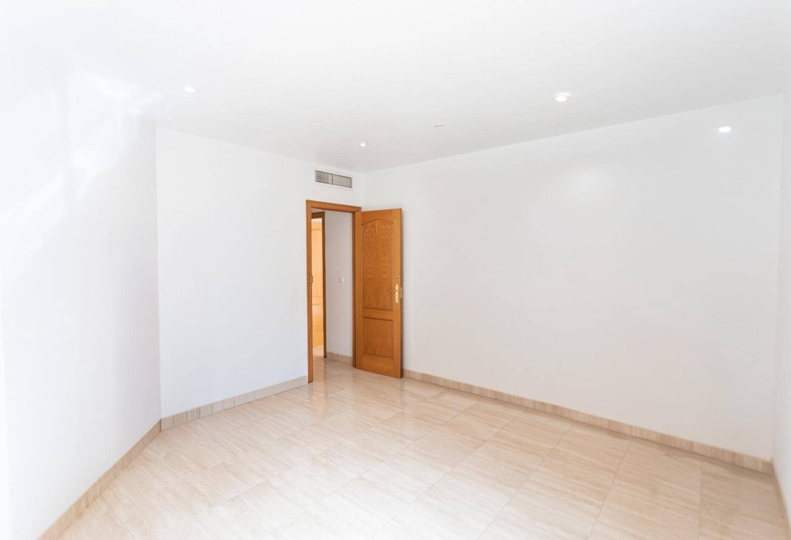 3 bedroom Flat for sale in Aguilas with garage - € 259,000 (Ref: 9713345)