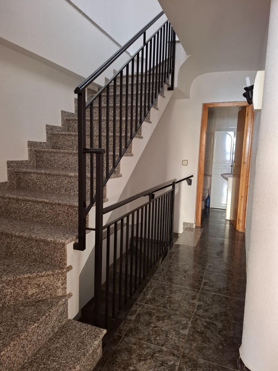 5 bedroom Terraced Villa for sale in Aguilas with garage - € 185,000 (Ref: 9713346)