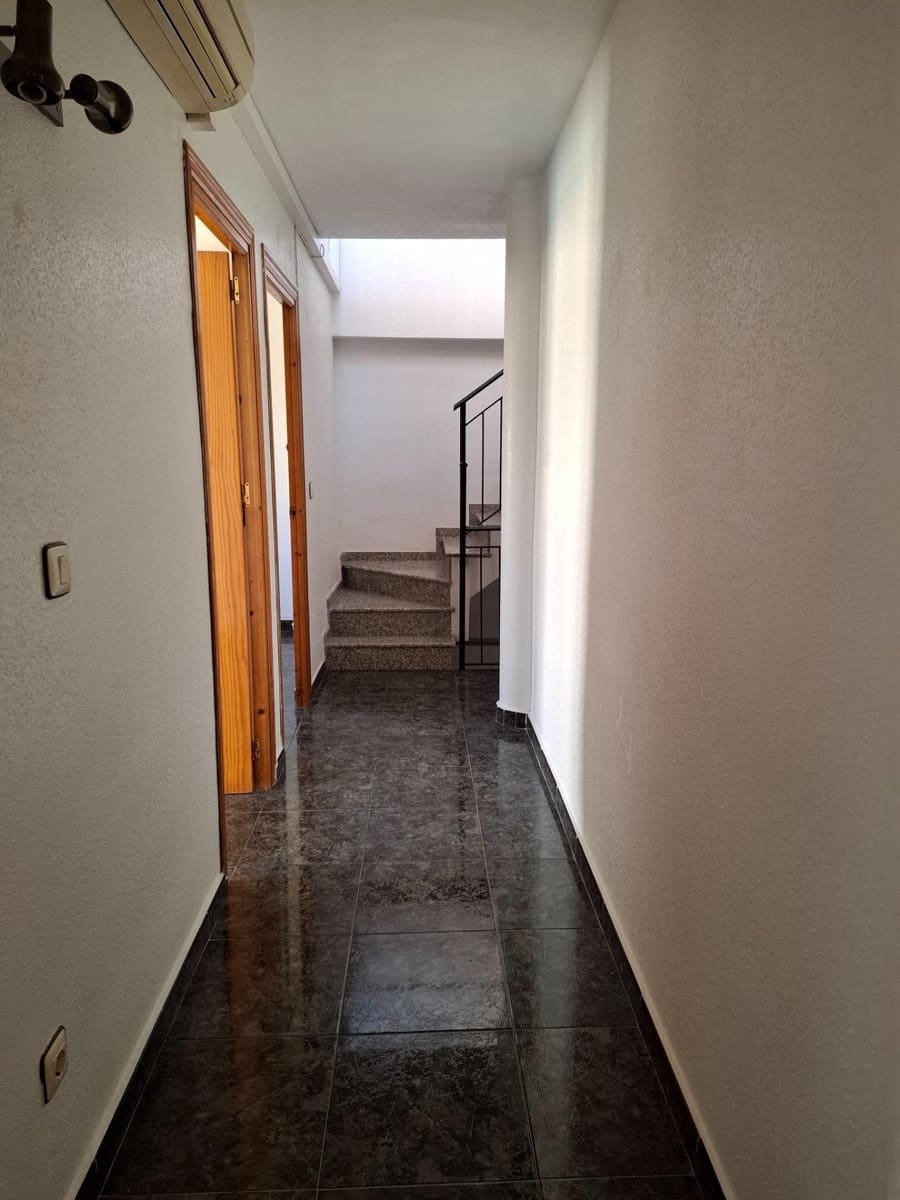 5 bedroom Terraced Villa for sale in Aguilas with garage - € 185,000 (Ref: 9713346)