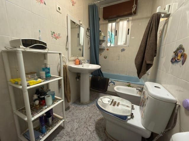 Piso de 4 habitaciones en Aguilas en venta - 142.000 € (Ref: 9713350)