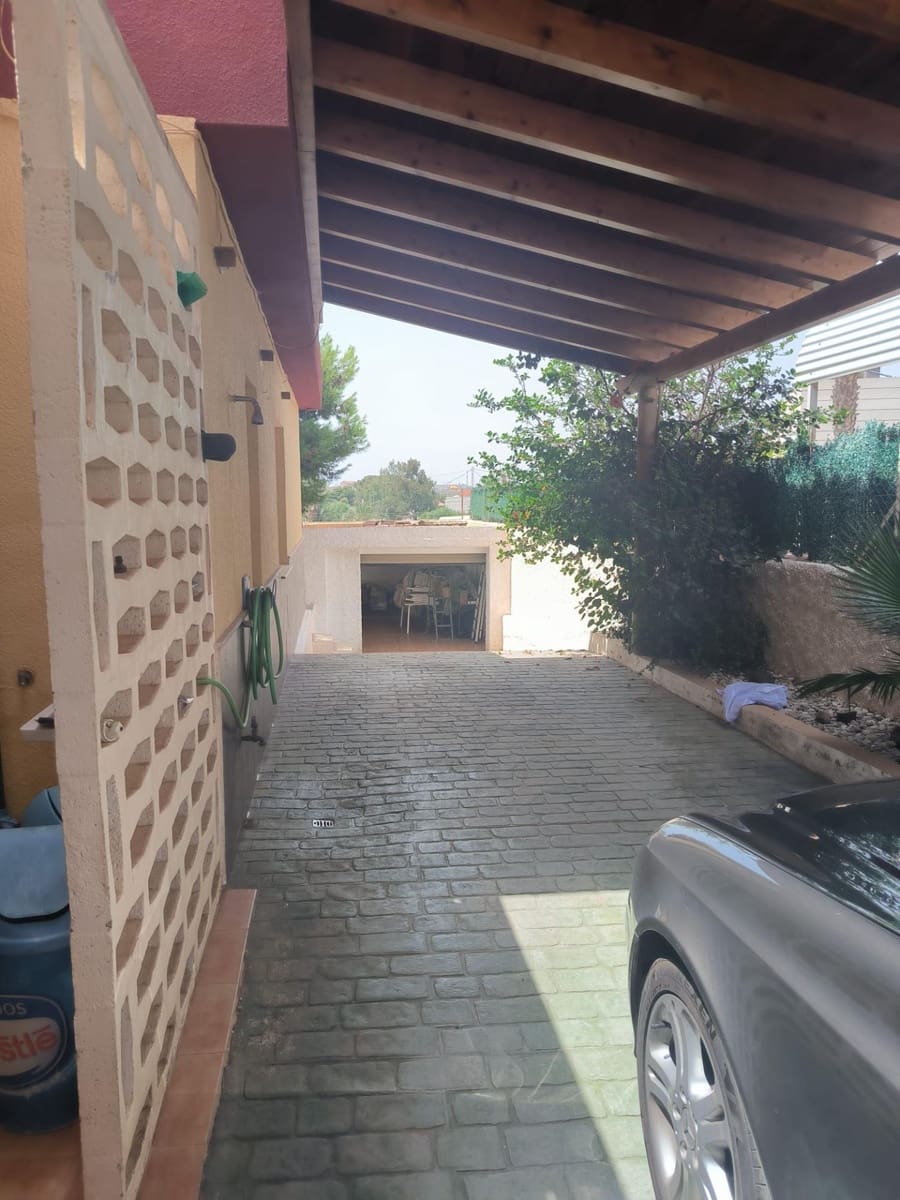 4 bedroom Villa for sale in Calarreona - € 290,000 (Ref: 9713352)