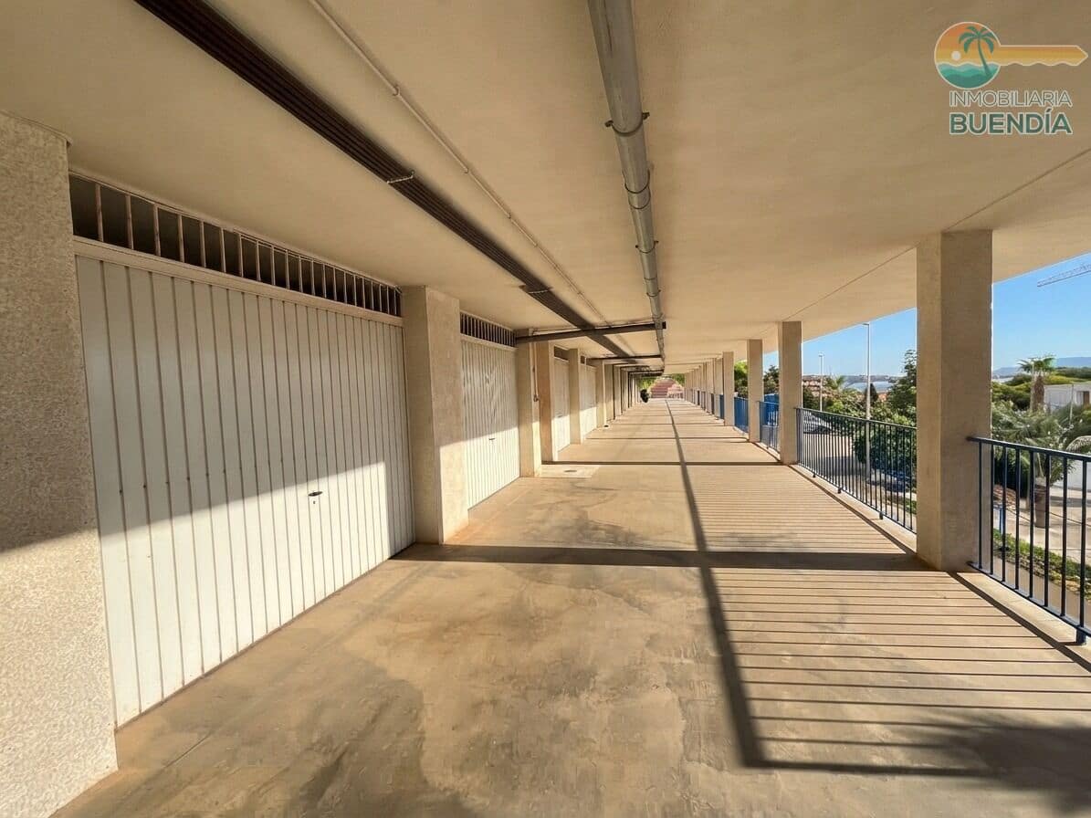 2 soveværelse Lejlighed til salg i Isla Plana med swimmingpool garage - € 189.000 (Ref: 10055424)