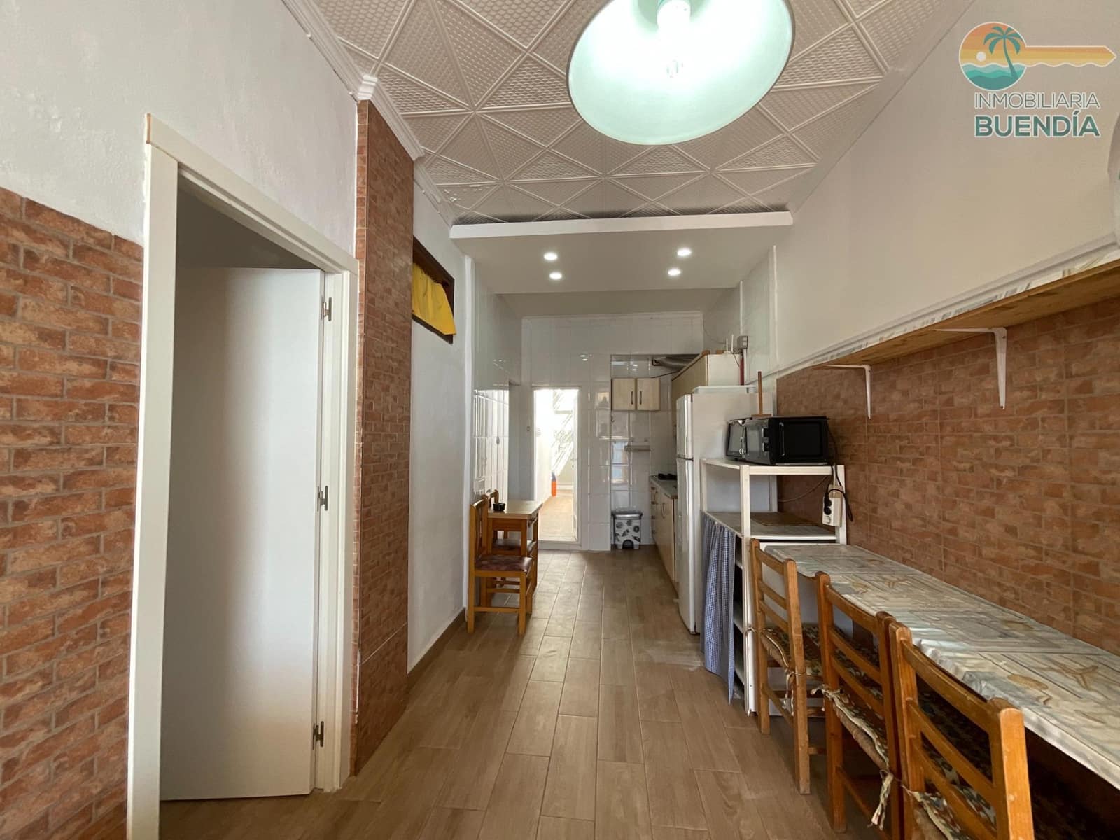 6 bedroom Beach Apartment for sale in Puerto de Mazarron - € 250,000 (Ref: 10161587)