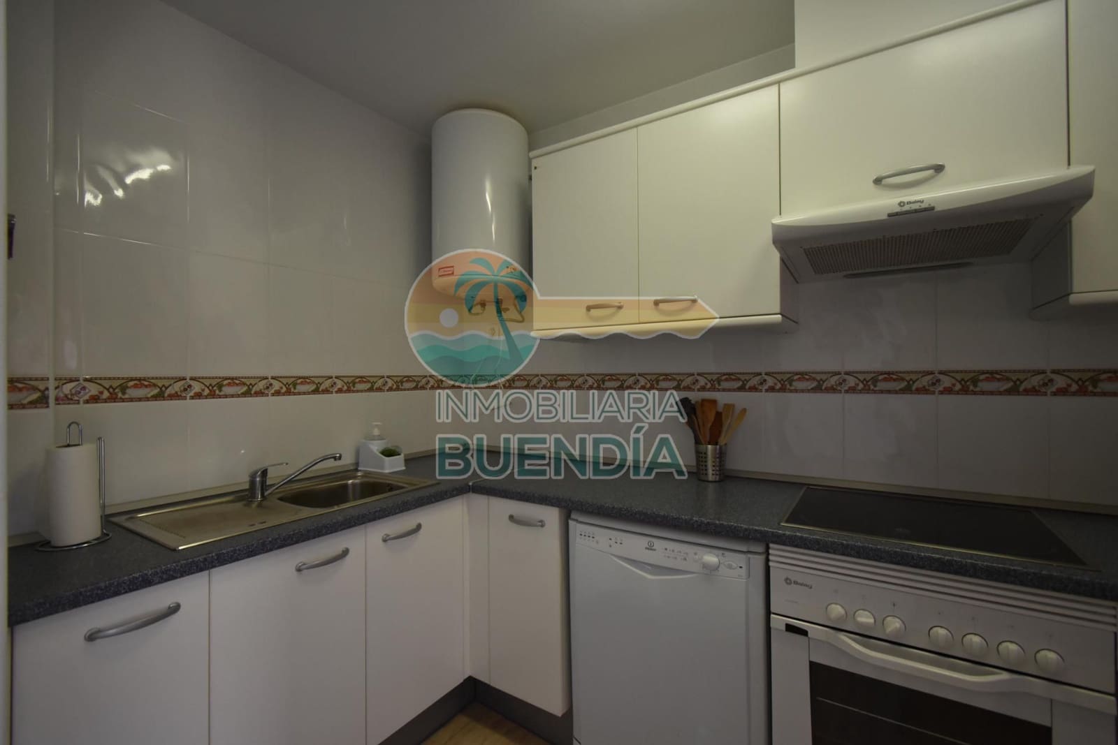 2 bedroom Apartment for sale in Alamillo with pool - € 290,000 (Ref: 6860413)