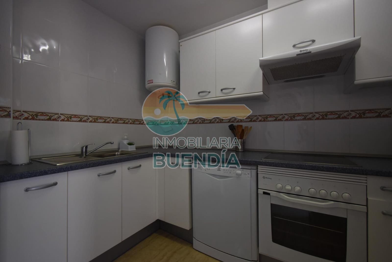 2 bedroom Apartment for sale in Alamillo with pool - € 290,000 (Ref: 6860413)