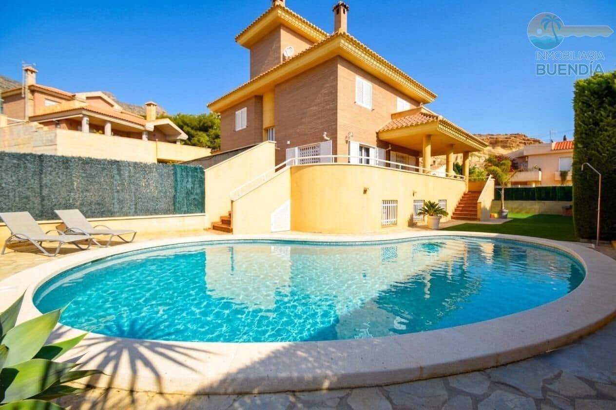 5 bedroom Villa for sale in Bolnuevo with pool garage - € 830,000 (Ref: 6959581)