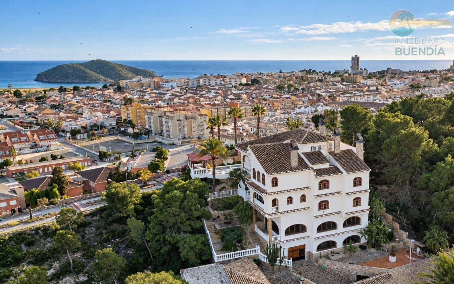 4 soveværelse Villa til salg i Puerto de Mazarron med swimmingpool garage - € 1.100.000 (Ref: 6972428)