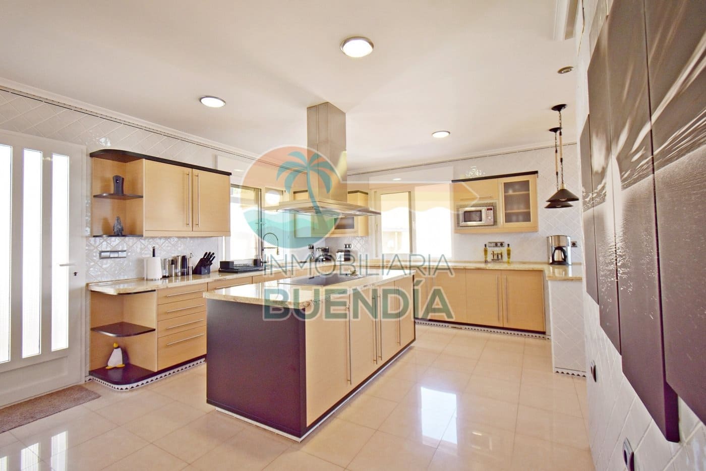 5 soveværelse Villa til salg i Isla Plana med swimmingpool garage - € 1.399.000 (Ref: 7074851)