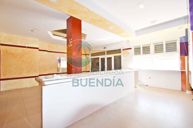 Commercieel te koop in Puerto de Mazarron, Mazarrón - € 300.000 (Ref: 7156265)