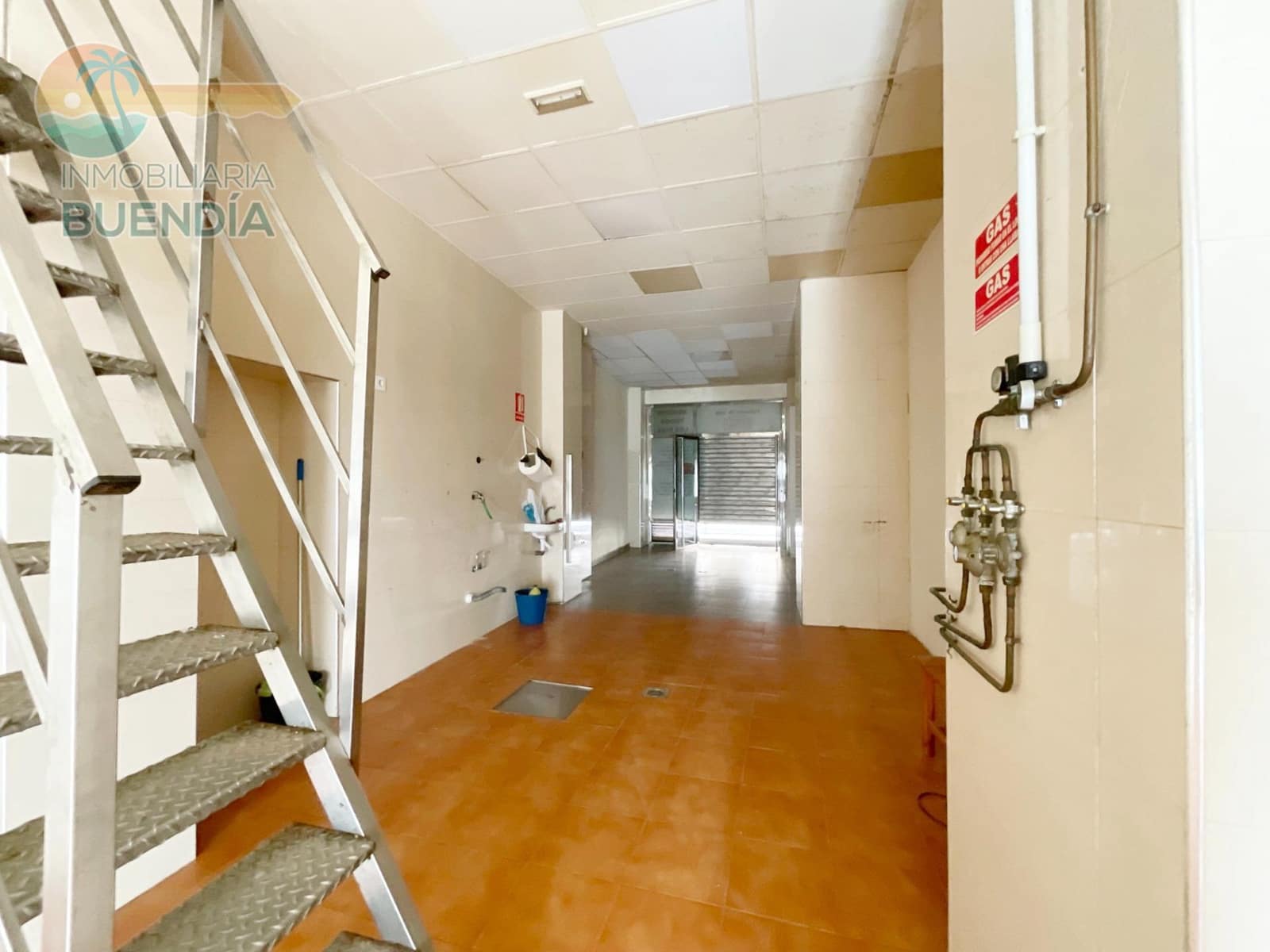 Kaupallinen myytävänä paikassa Puerto de Mazarron - 125 000 € (Ref: 7725944)