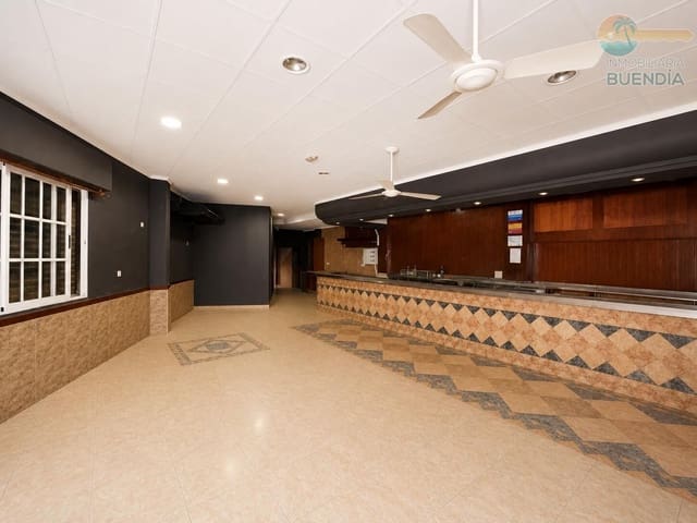 Commercial for sale in Puerto de Mazarron, Mazarrón - € 150,000 (Ref: 7759555)